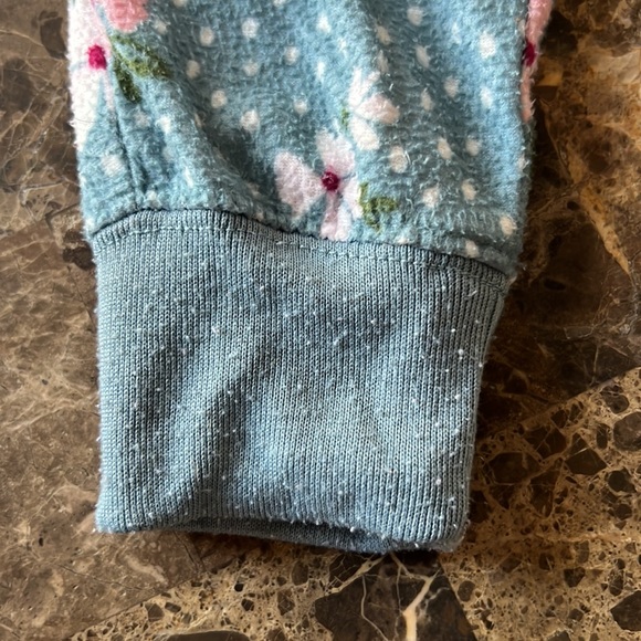 2T Carters Pajama set - Picture 3 of 6